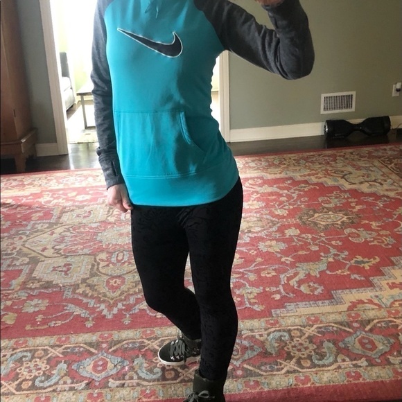 Nike hoodie - Picture 3 of 6